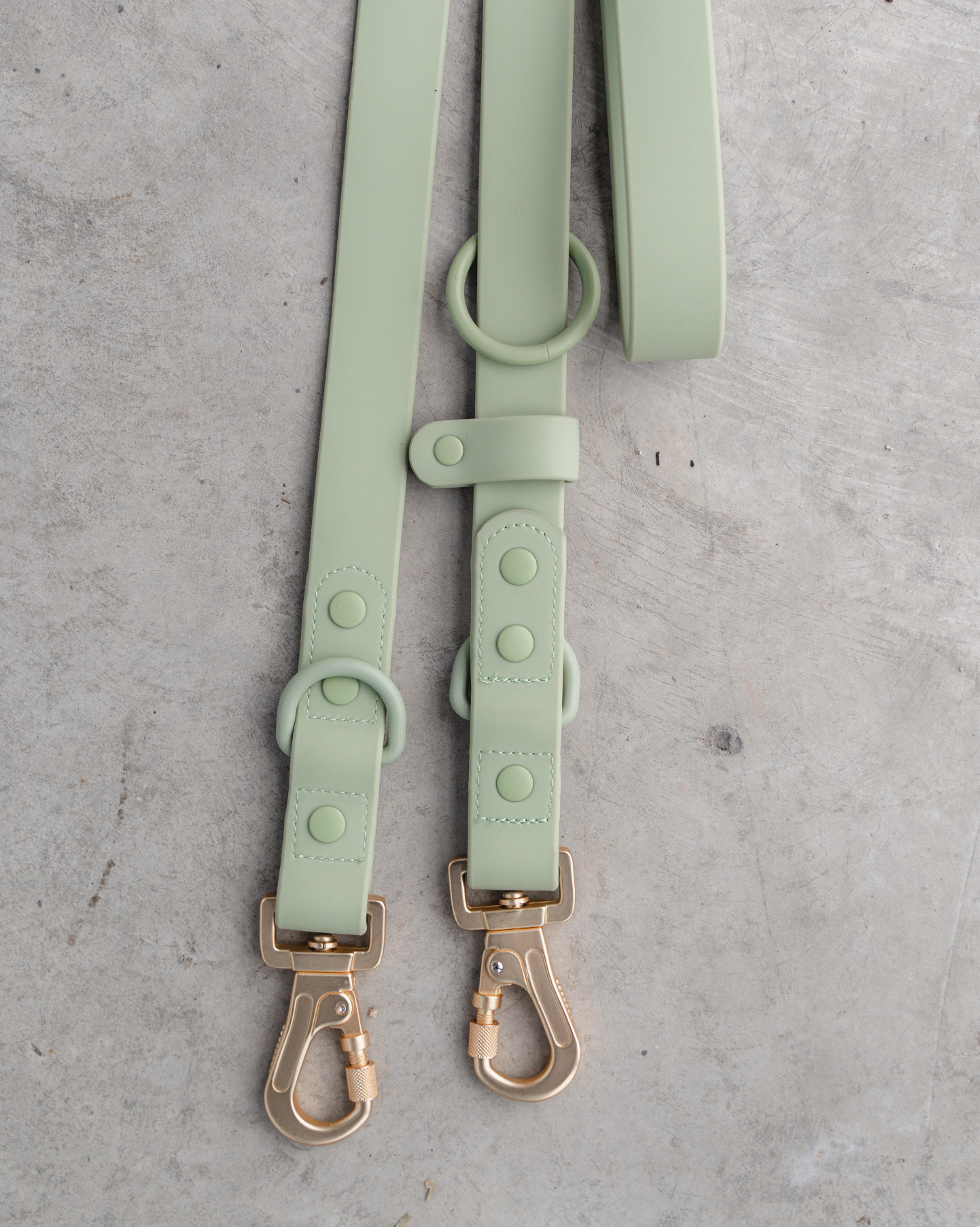 Hands Free Leash in Sage Green: 6 FT