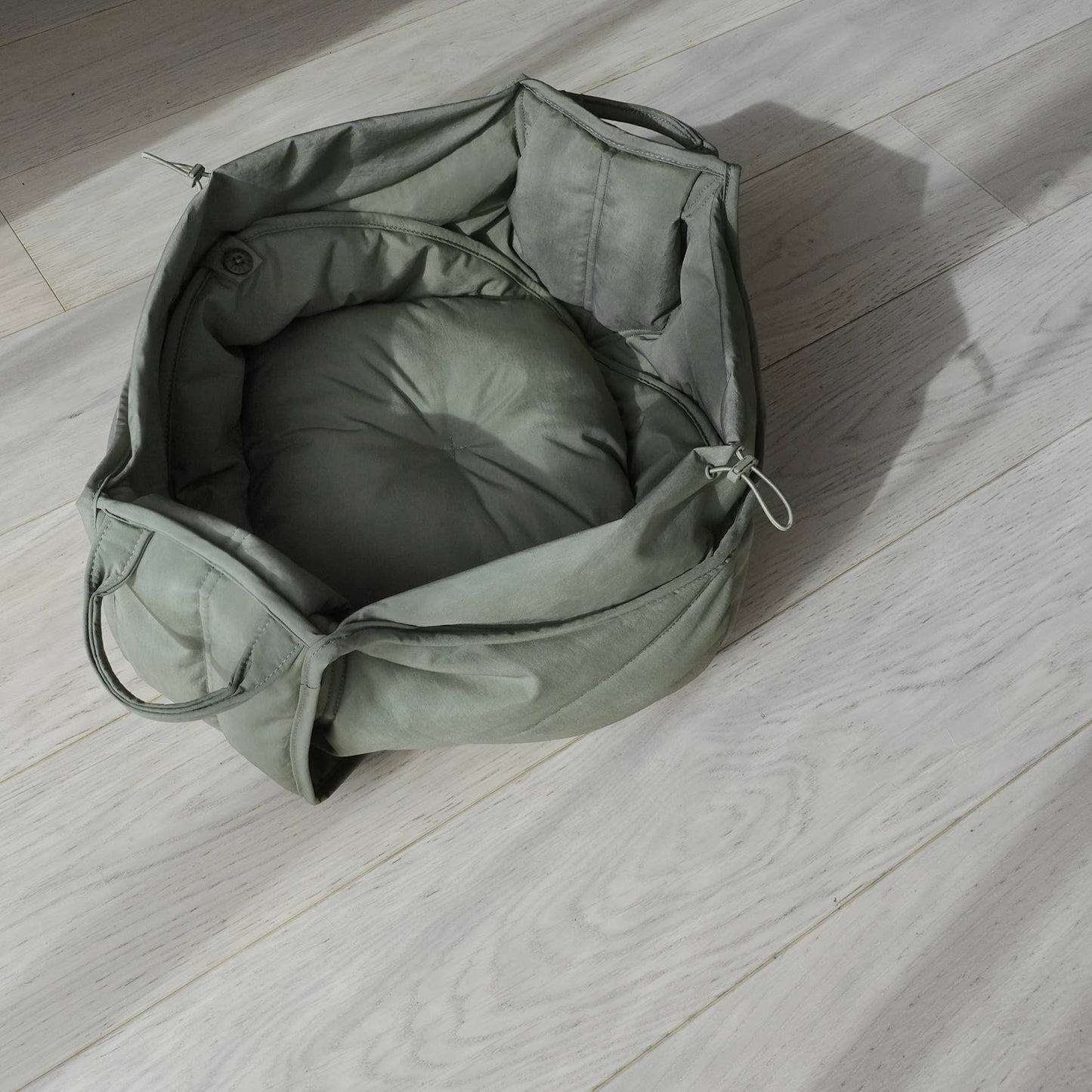 OLLA | PETITE PET CARRYCOT//DOG CARRIER: Camel